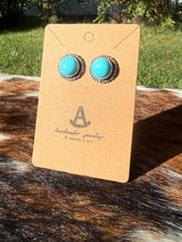Load image into Gallery viewer, The Hanna studs 2