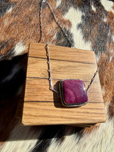 Load image into Gallery viewer, Purple Spiny Oyster Choker