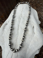 Load image into Gallery viewer, 21” Navajo Pearls