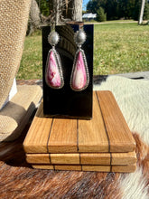 Load image into Gallery viewer, Purple Spiny Oyster Dangles